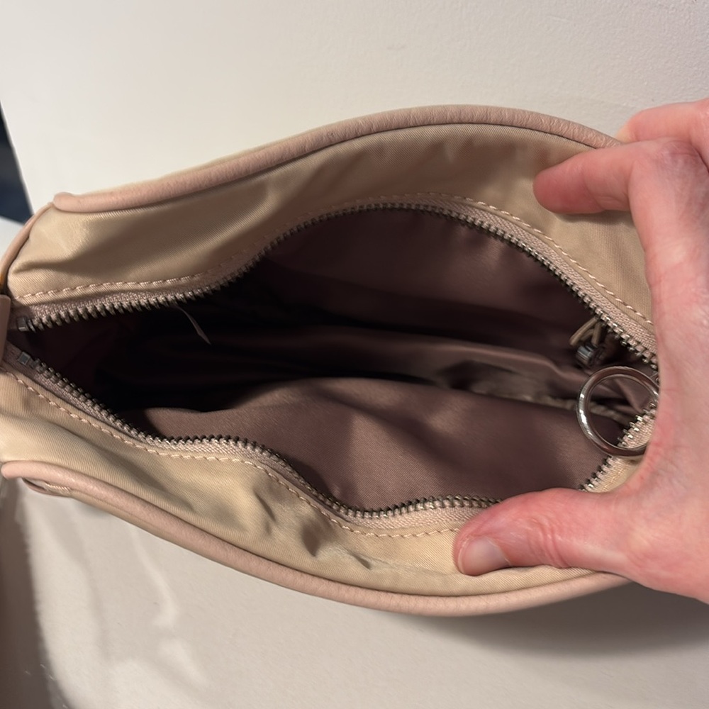 Lululemon Light Pink 2L purse - Picture 2 of 3